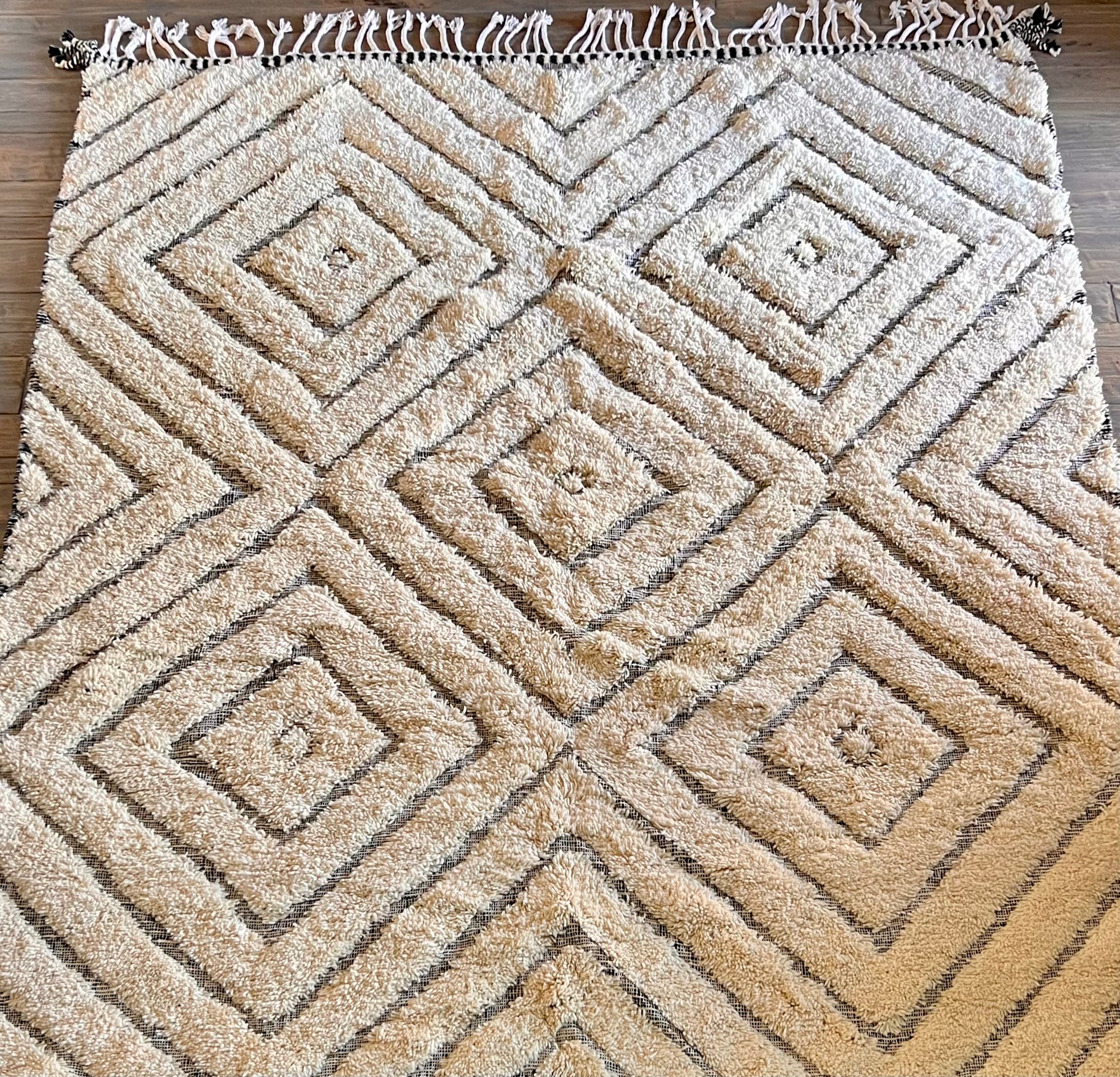Charles Rug - White - High-Low